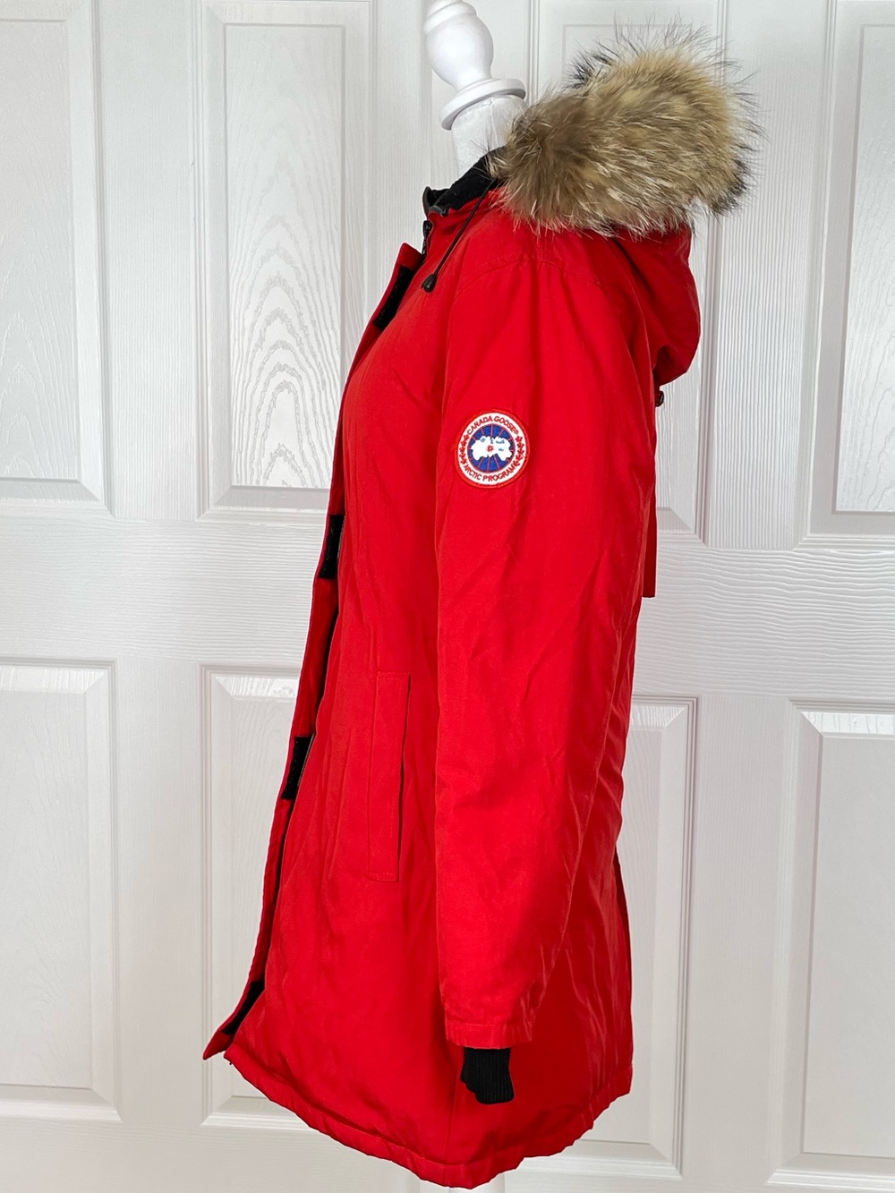 Canada Goose Red Parka with Fur-Trimmed Hood Size Large - Picture 4 of 14